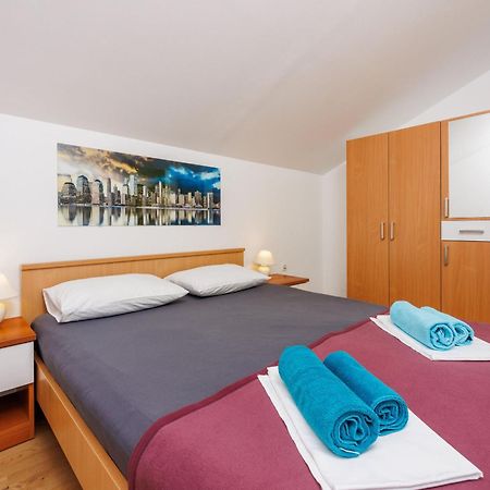 Apartment Davor Драмал Екстериор снимка