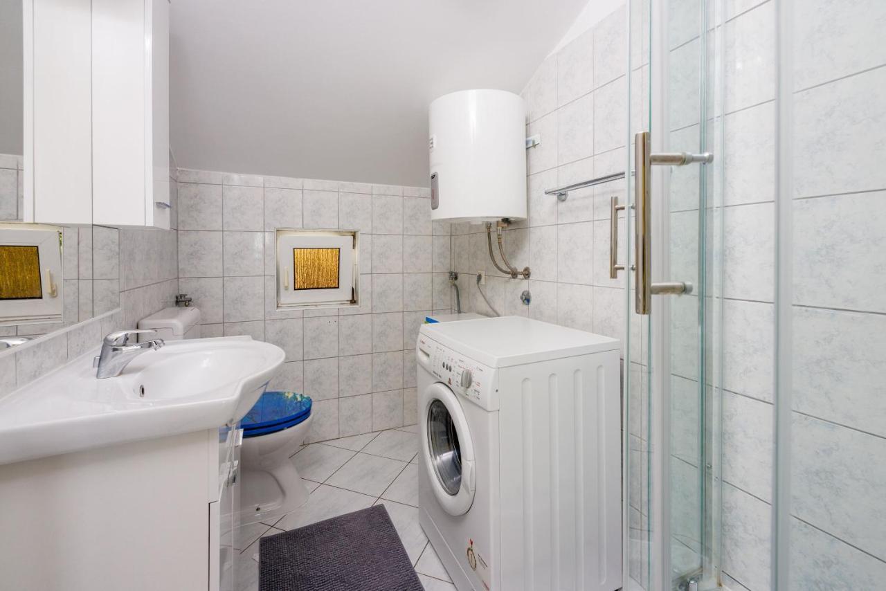 Apartment Davor Драмал Екстериор снимка