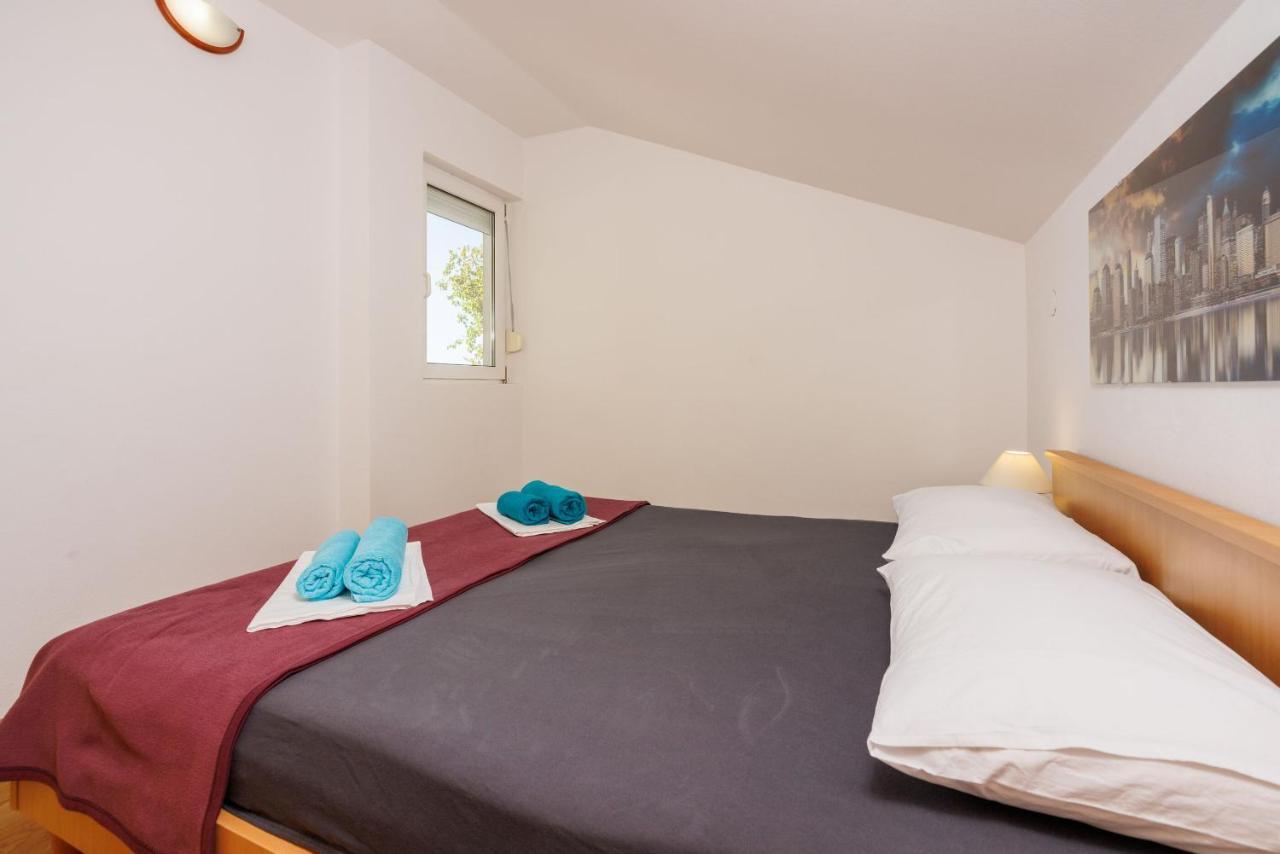 Apartment Davor Драмал Екстериор снимка
