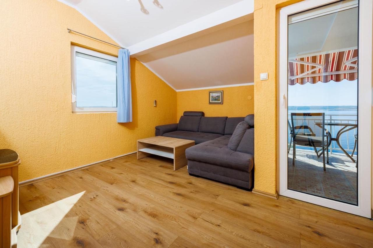 Apartment Davor Драмал Екстериор снимка