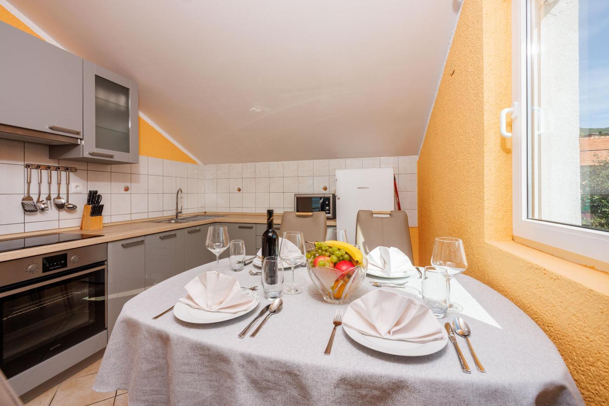 Apartment Davor Драмал Екстериор снимка